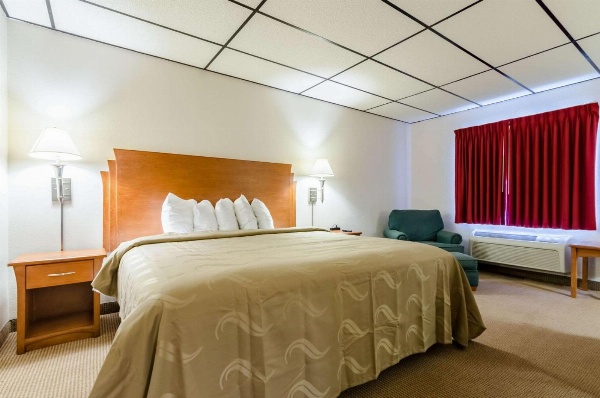 Quality Inn & Suites Salina image 1