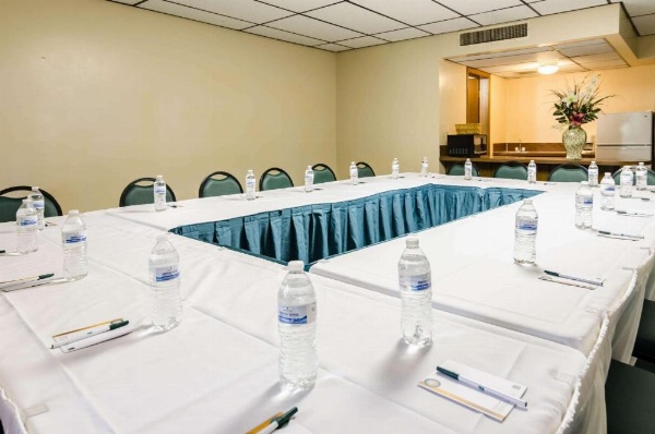 Quality Inn & Suites Salina image 11