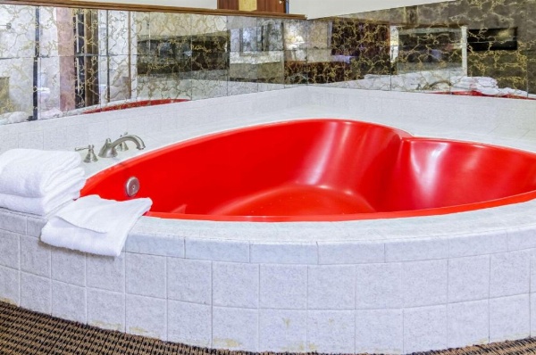 Quality Inn & Suites Salina image 20